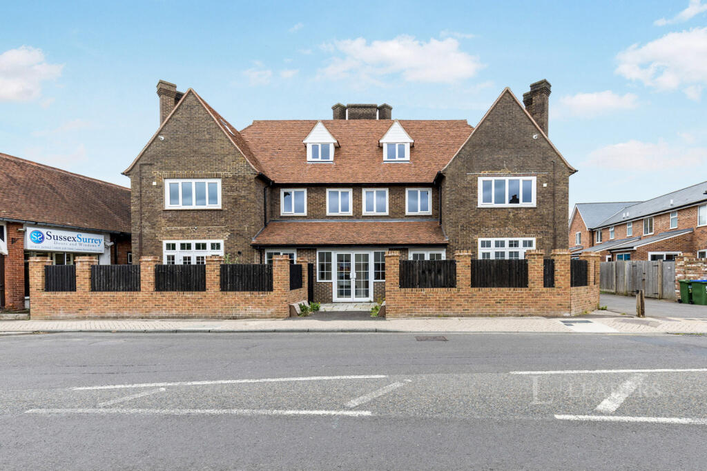 1 bed 1st Floor Flat for rent in Tower Hill. From Leaders Sales - Horsham 1 bed 1st Floor Flat for rent in Tower Hill. From Leaders Sales - Horsham