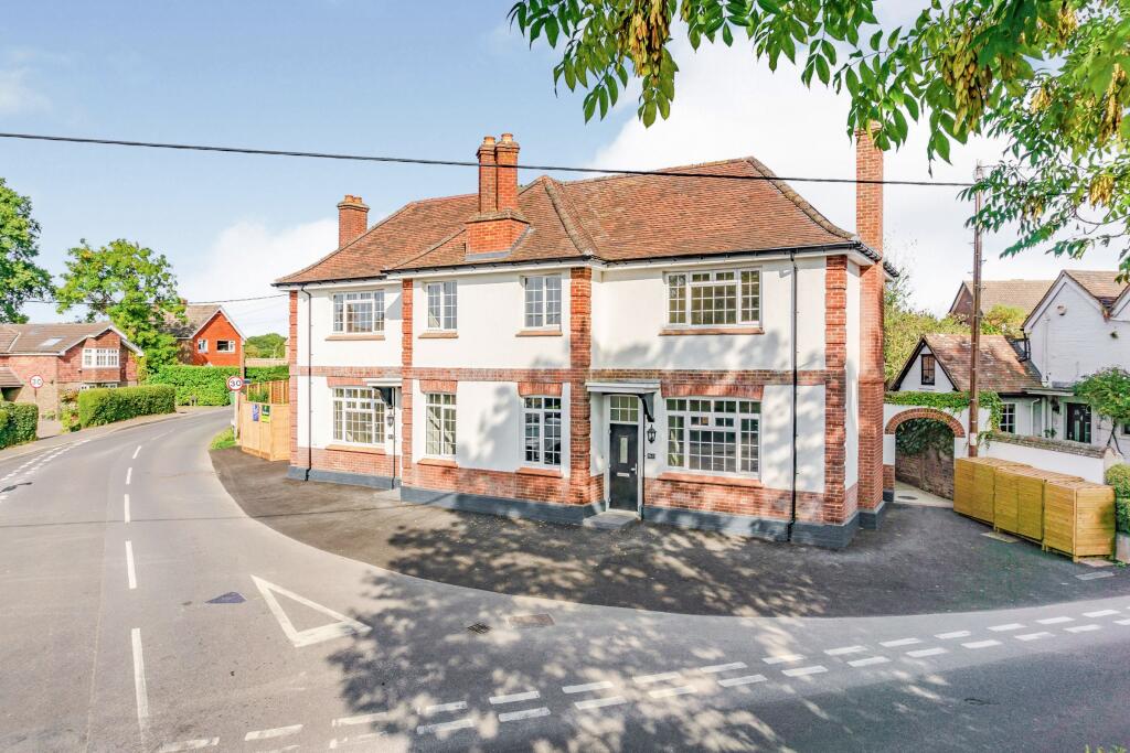 1 bed 1st Floor Flat for rent in Mannings Heath. From Leaders Sales - Horsham