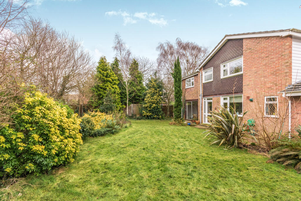 5 bed Detached for rent in Huntingdon. From Leaders - Huntingdon 5 bed Detached for rent in Huntingdon. From Leaders - Huntingdon
