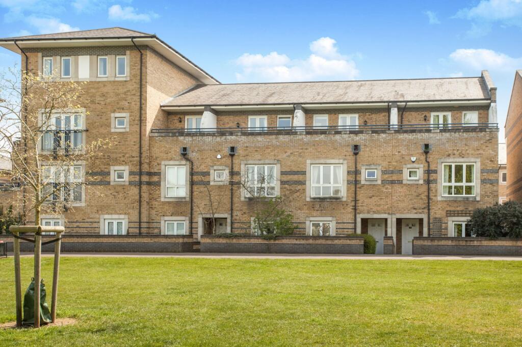 3 bed Mid Terraced House for rent in Cambridge. From Leaders - Huntingdon