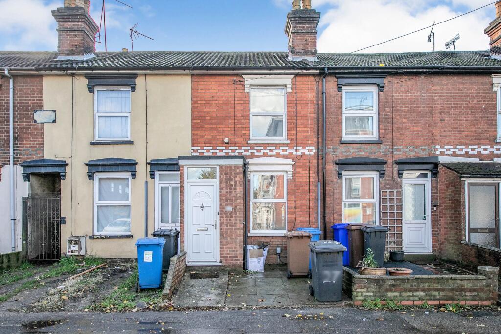 2 bed Mid Terraced House for rent in Ipswich. From Leaders Sales - Ipswich