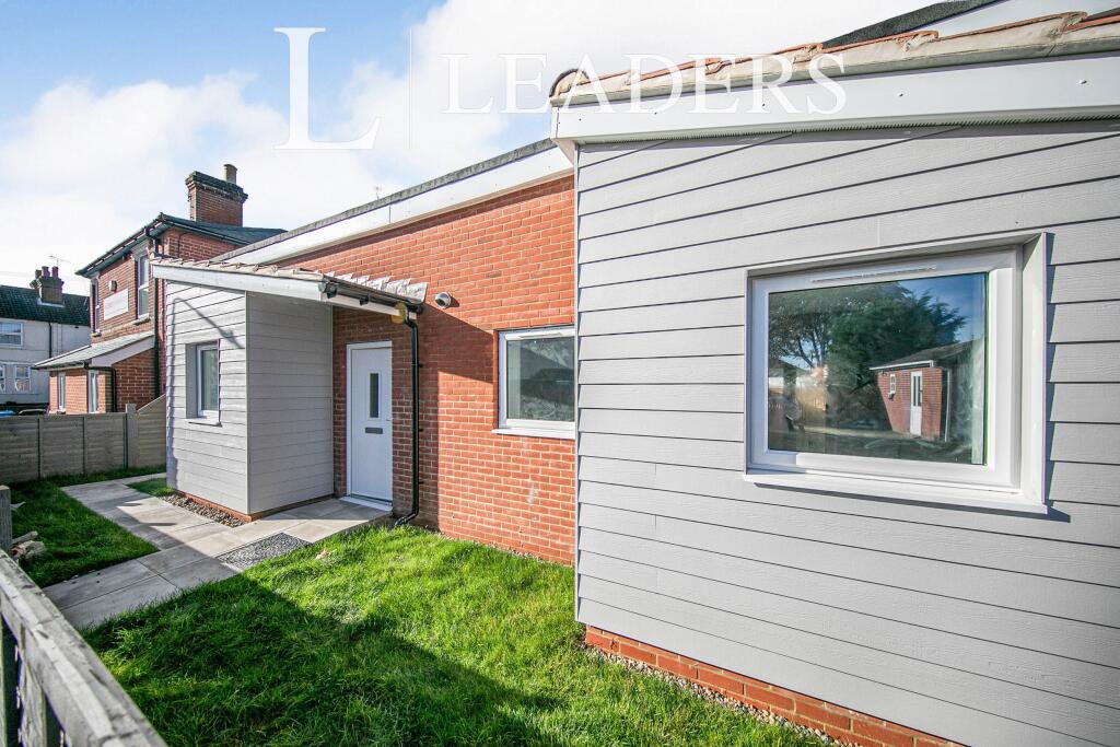 2 bed Bungalow for rent in Ipswich. From Leaders Sales - Ipswich