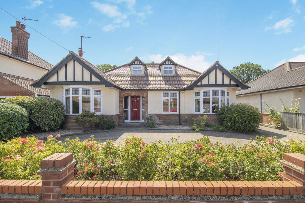 4 bed Bungalow for rent in Rushmere St Andrew. From Leaders Sales - Ipswich 4 bed Bungalow for rent in Rushmere St Andrew. From Leaders Sales - Ipswich