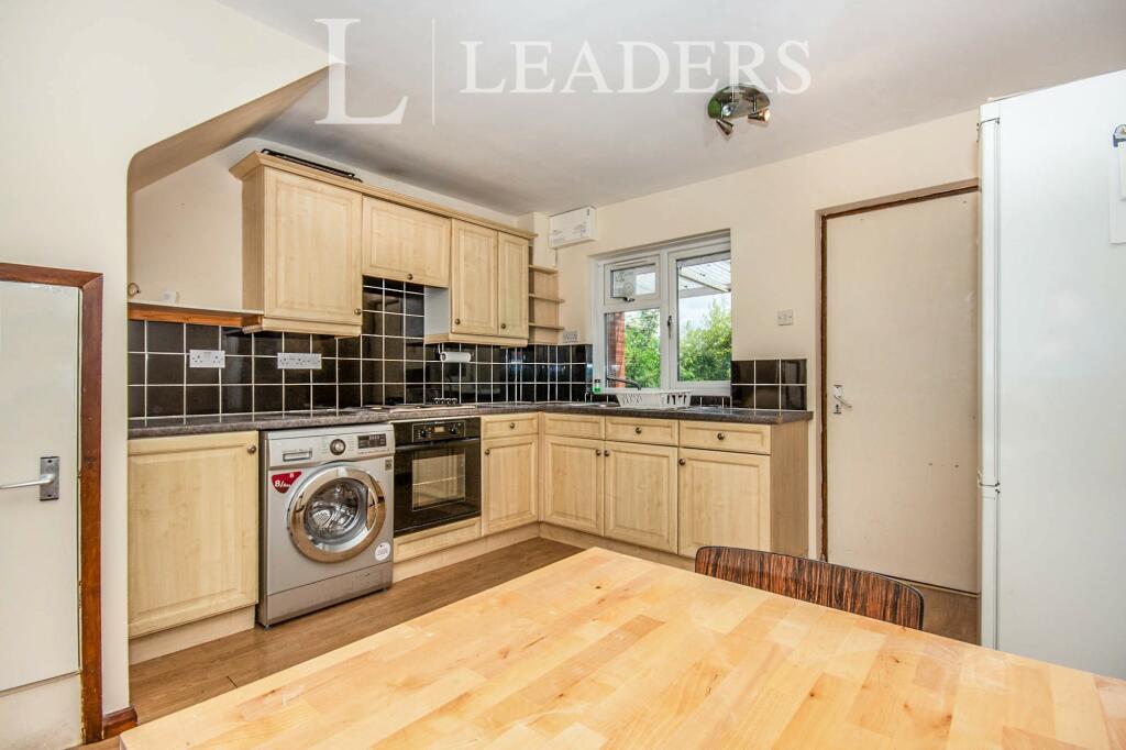 3 bed Mid Terraced House for rent in Kenilworth. From Leaders Lettings - Kenilworth