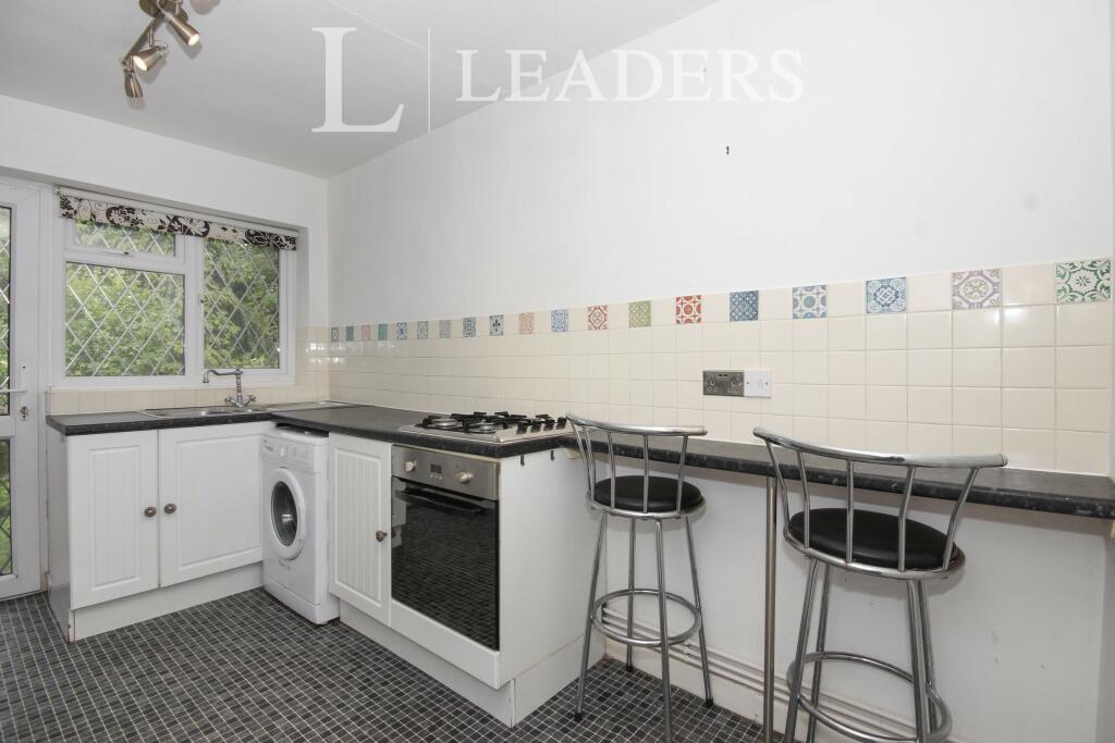 2 bed Mid Terraced House for rent in Kenilworth. From Leaders - Kenilworth