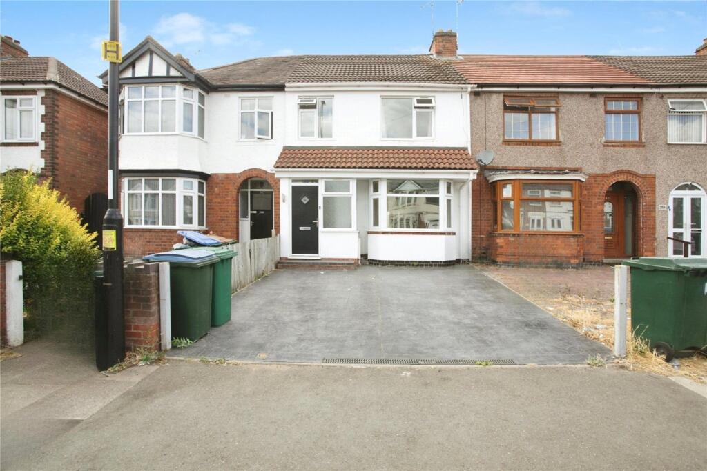 3 bed 1st Floor Flat for rent in Hawkesbury. From Leaders Sales - Kenilworth