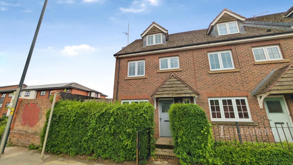 4 bed Mid Terraced House for rent in Caldecote. From Leaders Sales - Kenilworth 4 bed Mid Terraced House for rent in Caldecote. From Leaders Sales - Kenilworth