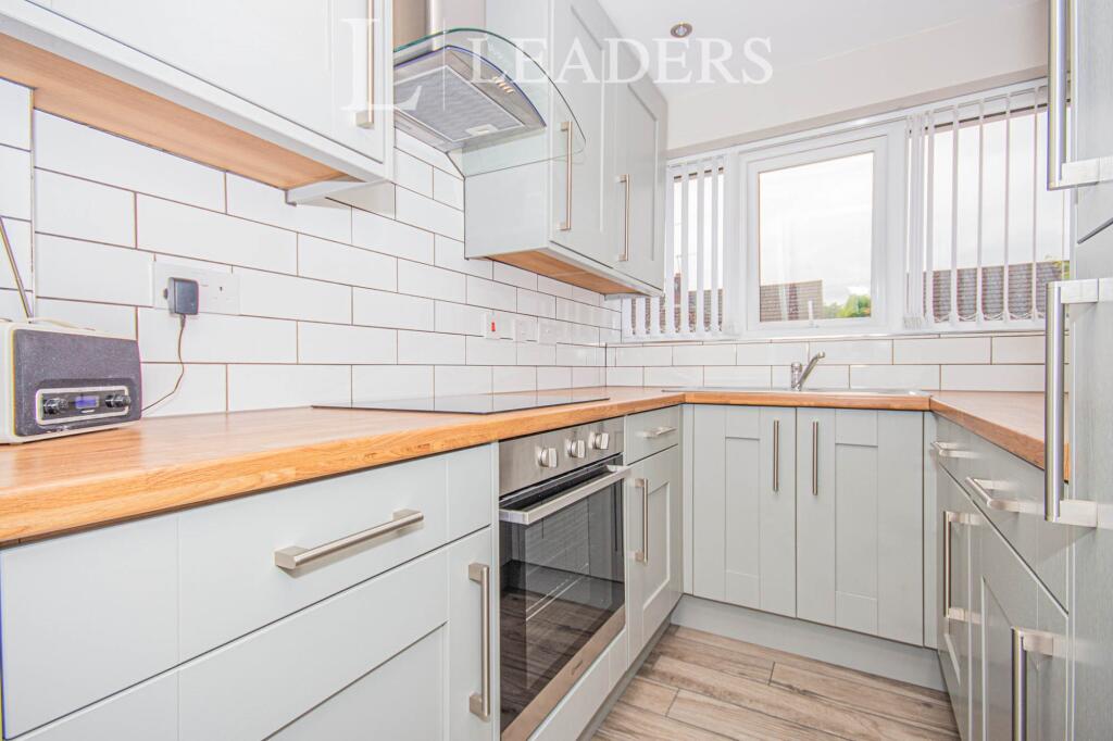 2 bed Bungalow for rent in Kenilworth. From Leaders Sales - Kenilworth 2 bed Bungalow for rent in Kenilworth. From Leaders Sales - Kenilworth