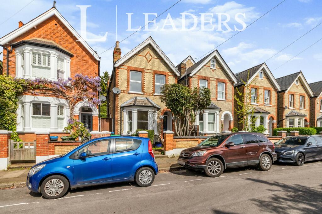 3 bed Detached House for rent in Kingston upon Thames. From Leaders - Kingston upon Thames