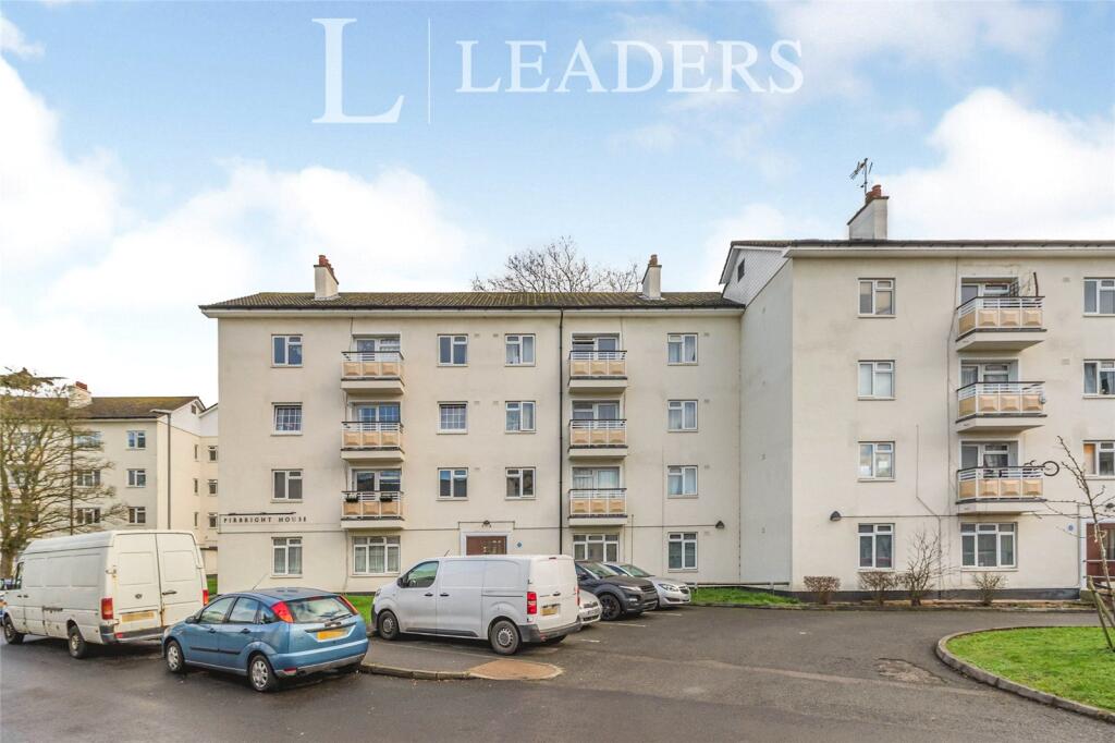 3 bed 1st Floor Flat for rent in Kingston upon Thames. From Leaders Sales - Kingston Upon Thames