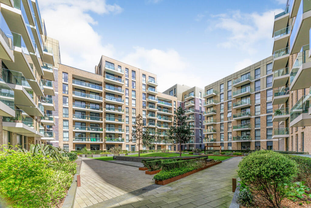 2 bed 1st Floor Flat for rent in Kingston upon Thames. From Leaders Sales - Kingston Upon Thames