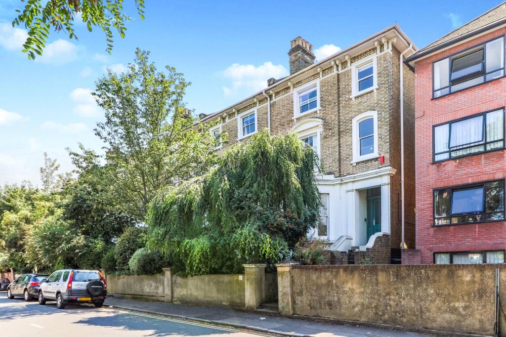 2 bed 1st Floor Flat for rent in Kingston upon Thames. From Leaders Sales - Kingston Upon Thames 2 bed 1st Floor Flat for rent in Kingston upon Thames. From Leaders Sales - Kingston Upon Thames