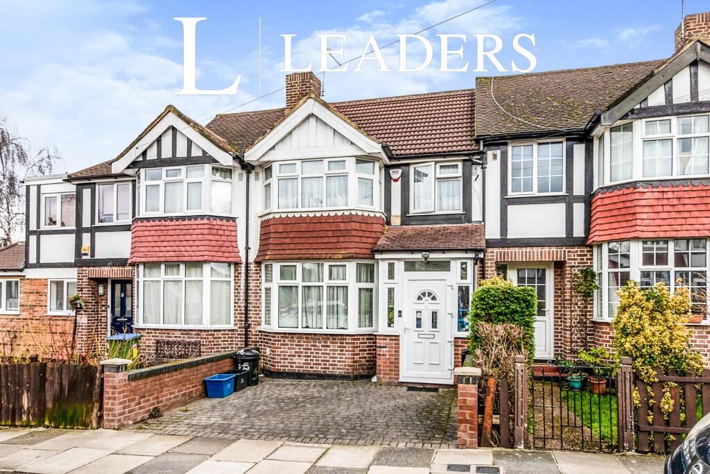 3 bed Mid Terraced House for rent in Hampton. From Leaders Sales - Kingston Upon Thames 3 bed Mid Terraced House for rent in Hampton. From Leaders Sales - Kingston Upon Thames