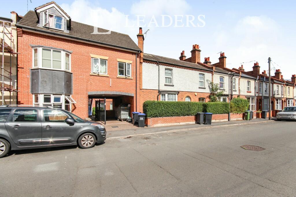 1 bed Apartment for rent in Whitnash. From Leaders - Leamington Spa