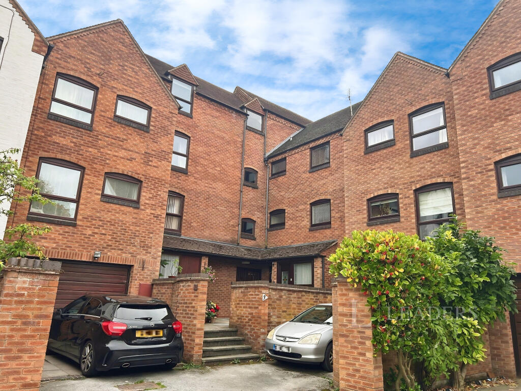 1 bed 1st Floor Flat for rent in Warwick. From Leaders - Leamington Spa 1 bed 1st Floor Flat for rent in Warwick. From Leaders - Leamington Spa
