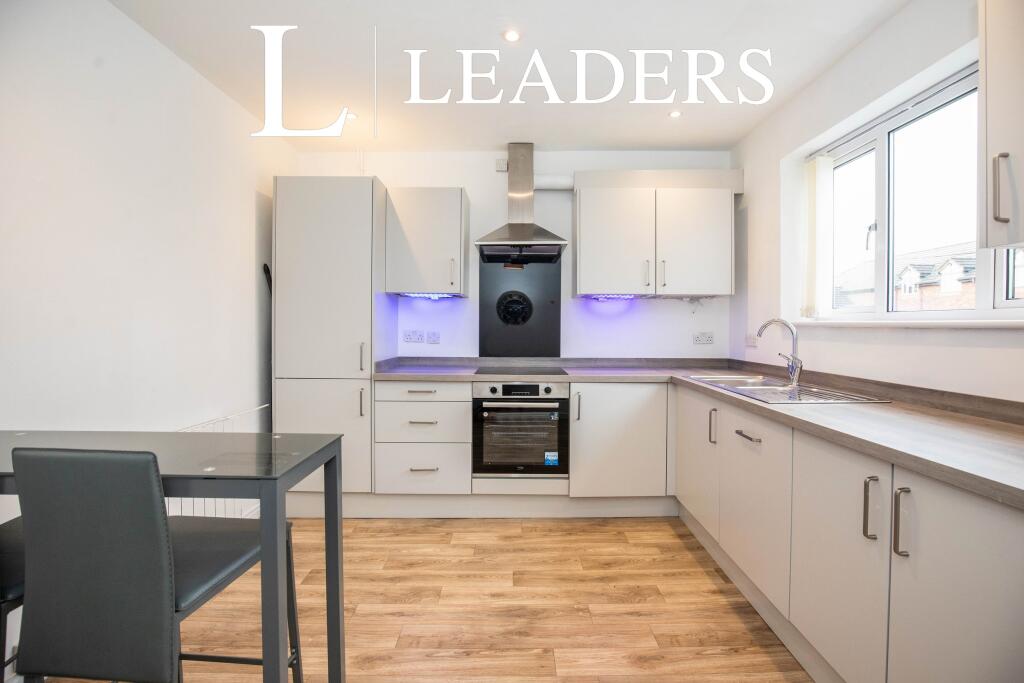 3 bed 1st Floor Flat for rent in Royal Leamington Spa. From Leaders - Leamington Spa