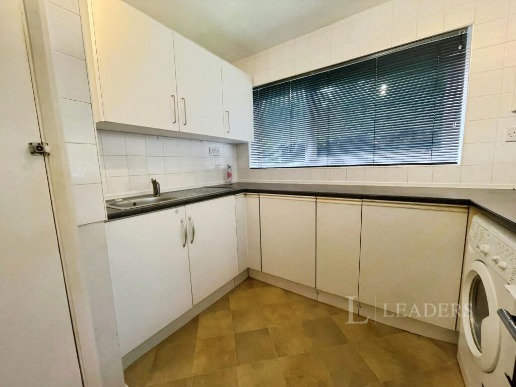 2 bed 1st Floor Flat for rent in Warwick. From Leaders - Leamington Spa