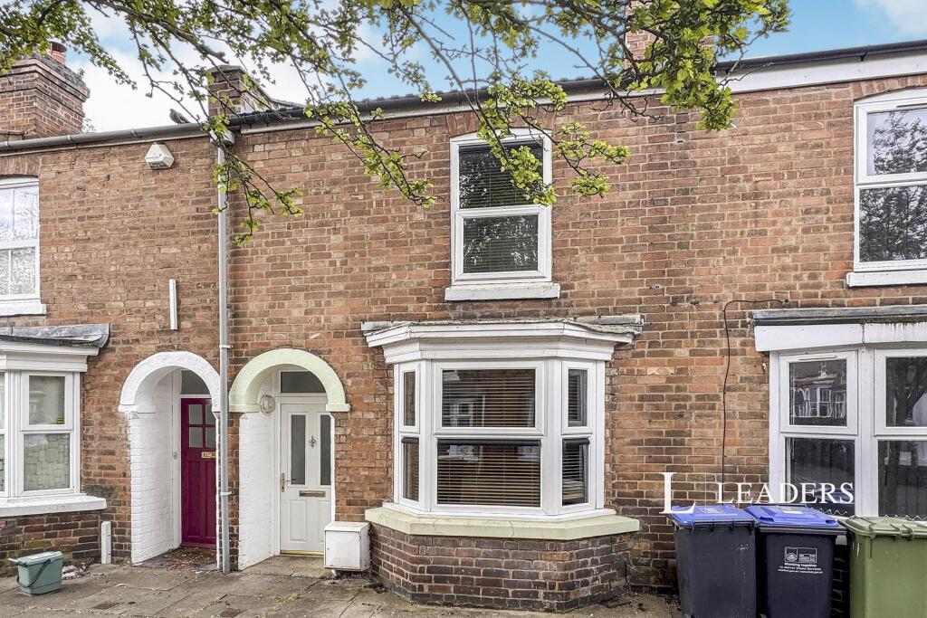 2 bed Mid Terraced House for rent in Whitnash. From Leaders - Leamington Spa