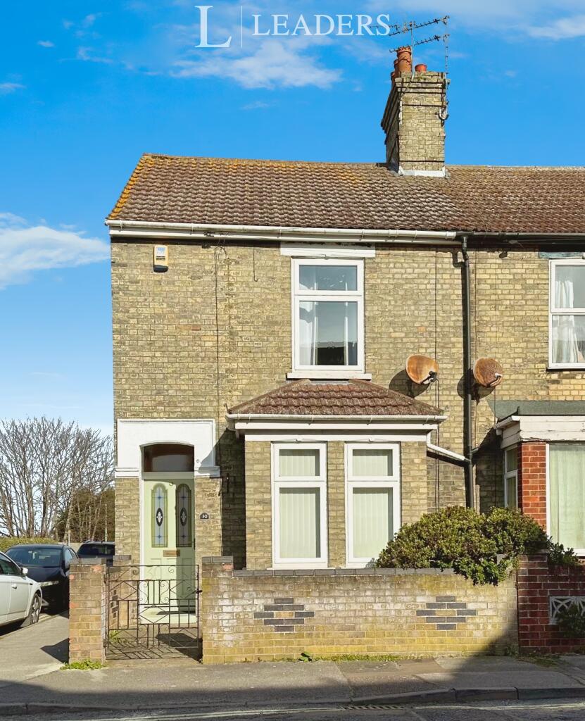 3 bed Mid Terraced House for rent in Lowestoft. From Leaders - Lowestoft