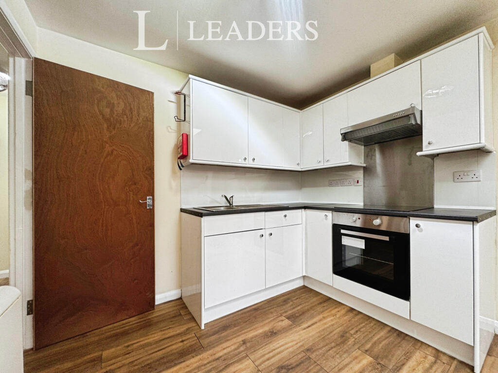 2 bed 1st Floor Flat for rent in Great Yarmouth. From Leaders - Lowestoft