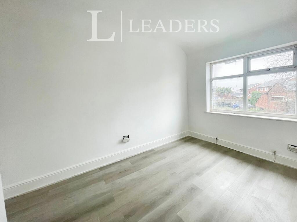 1 bed Room for rent in Droylsden. From Leaders Lettings - Manchester