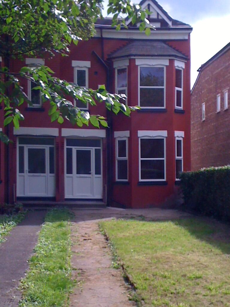 6 bed Mid Terraced House for rent in Manchester. From Leaders - Manchester