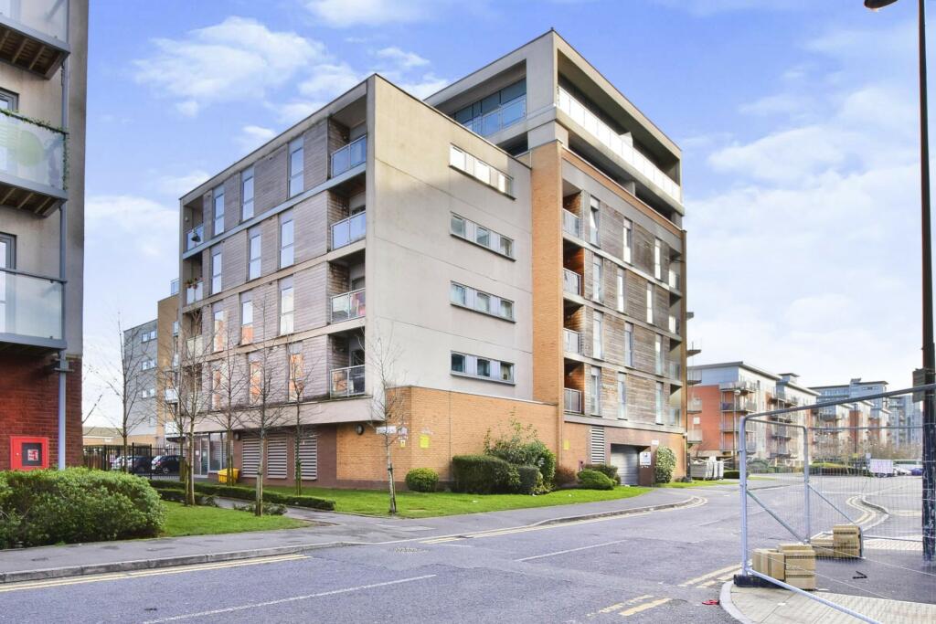 1 bed Apartment for rent in Salford. From Leaders - Manchester