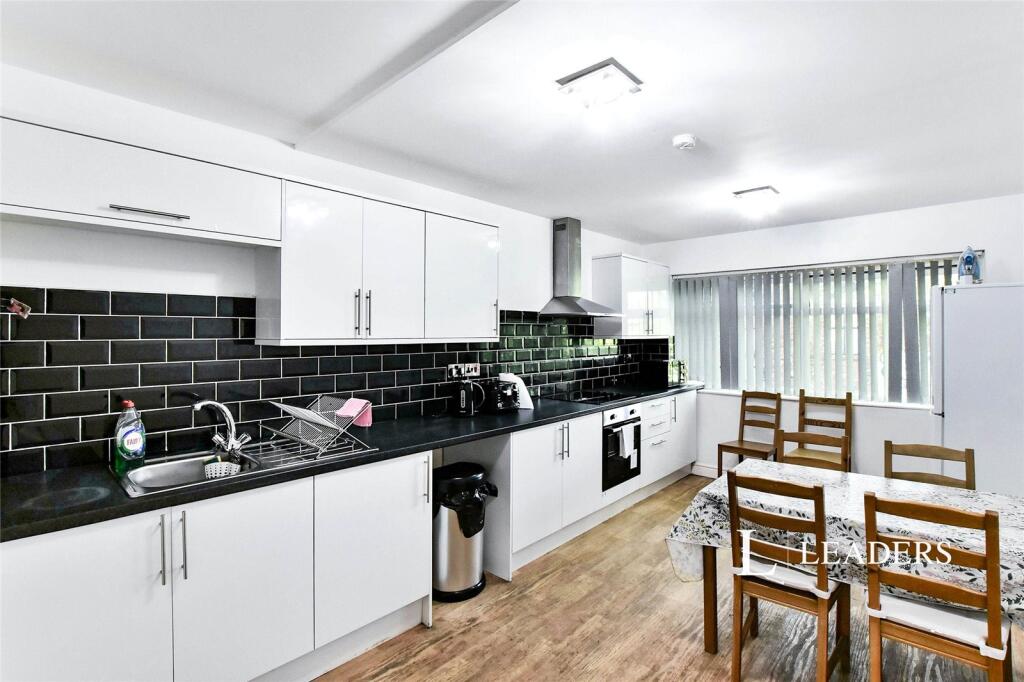 3 bed 1st Floor Flat for rent in Manchester. From Leaders Lettings - Manchester