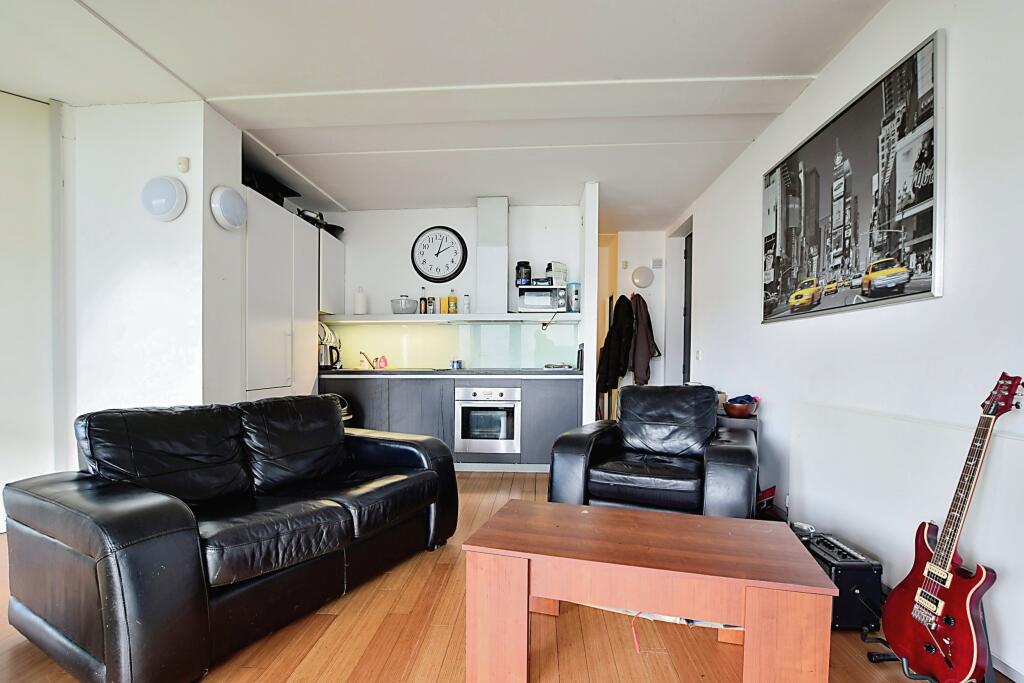 2 bed 1st Floor Flat for rent in Altrincham. From Leaders Lettings - Manchester