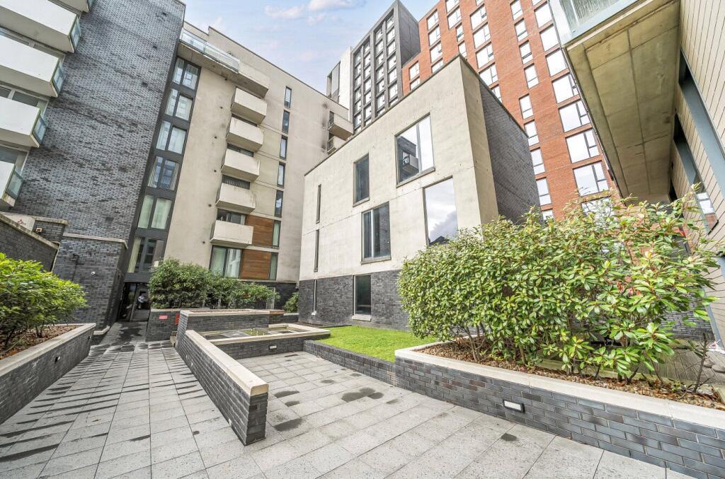 2 bed 1st Floor Flat for rent in Manchester. From Leaders Lettings - Manchester