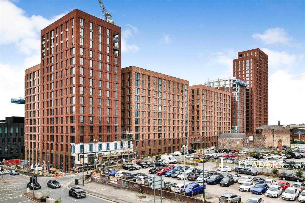 2 bed 1st Floor Flat for rent in . From Leaders Lettings - Manchester