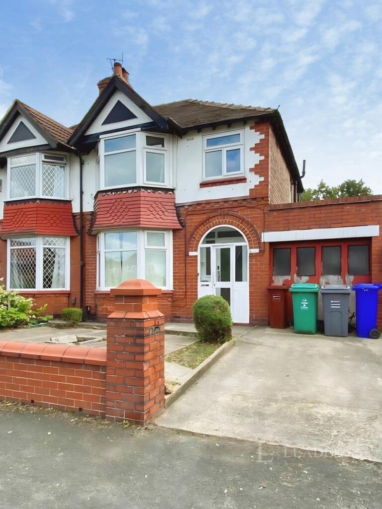 4 bed Mid Terraced House for rent in Stockport. From Leaders Lettings - Manchester