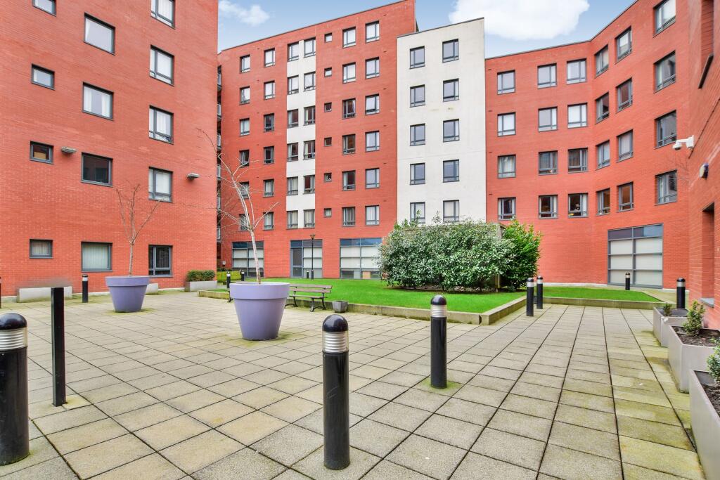 2 bed 1st Floor Flat for rent in Manchester. From Leaders Lettings - Manchester