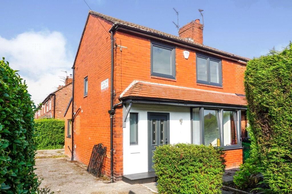 2 bed Mid Terraced House for rent in Failsworth. From Leaders Lettings - Manchester