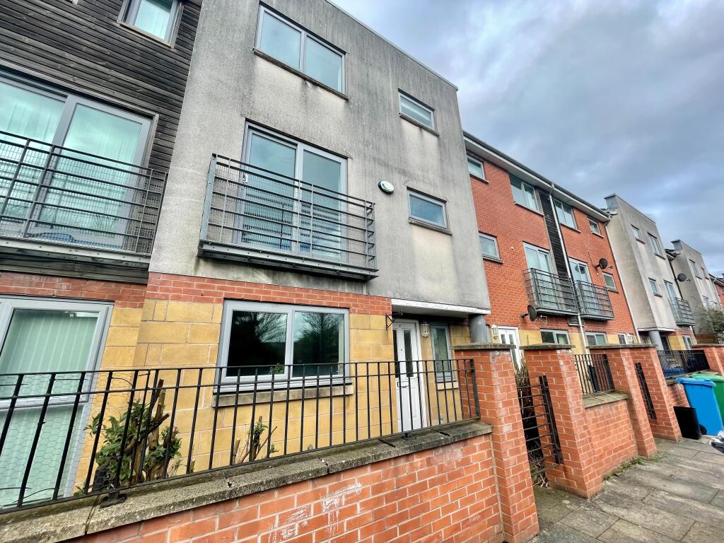 5 bed Detached for rent in Manchester. From Leaders Lettings - Manchester