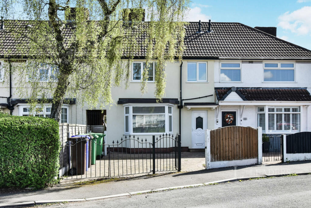 3 bed Mid Terraced House for rent in Failsworth. From Leaders Lettings - Manchester