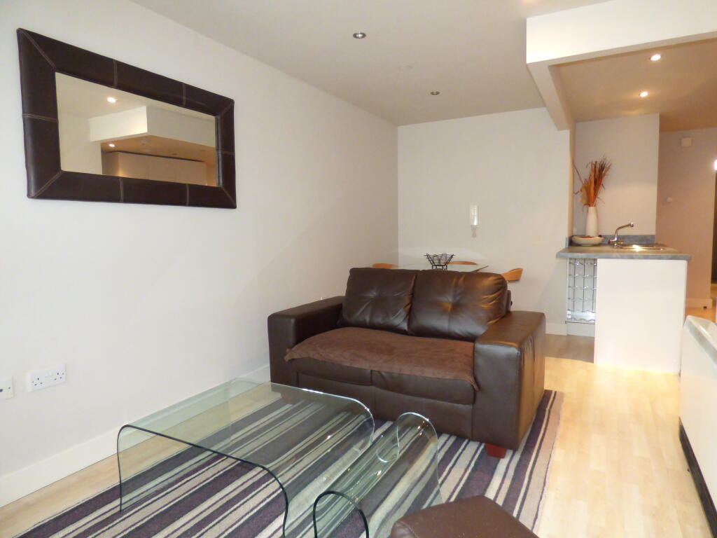 2 bed 1st Floor Flat for rent in Salford. From Leaders Lettings - Manchester