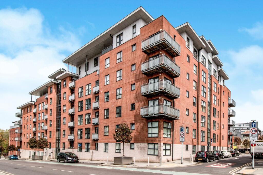 3 bed 1st Floor Flat for rent in Manchester. From Leaders Lettings - Manchester