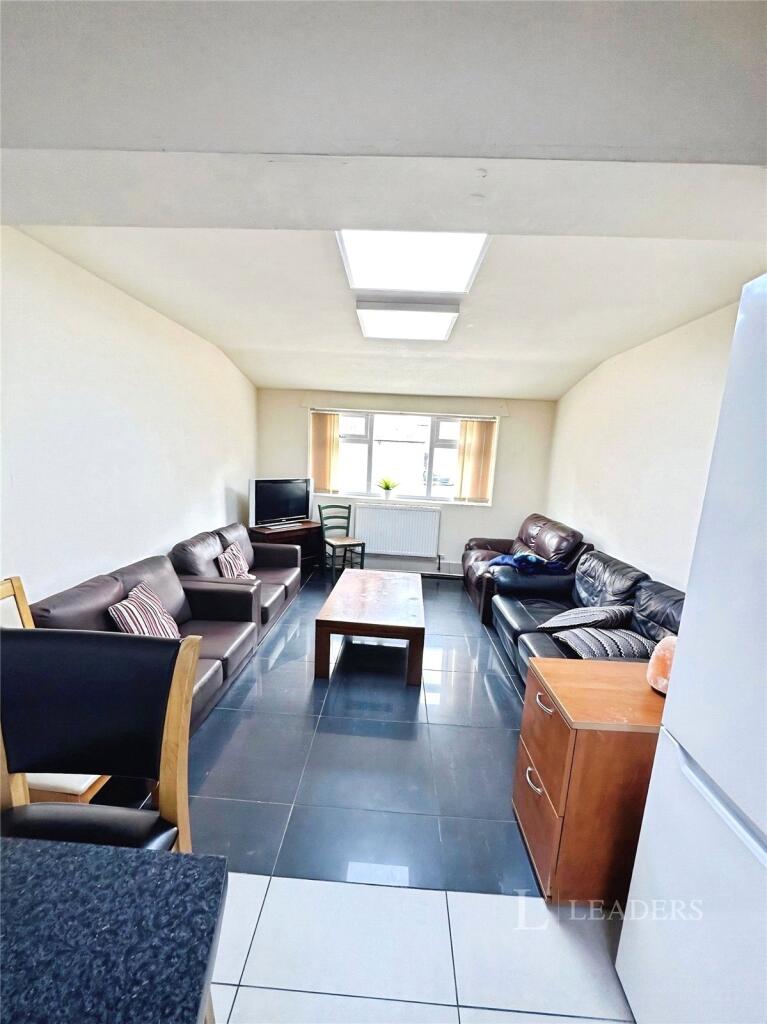 8 bed Detached for rent in Stockport. From Leaders Lettings - Manchester