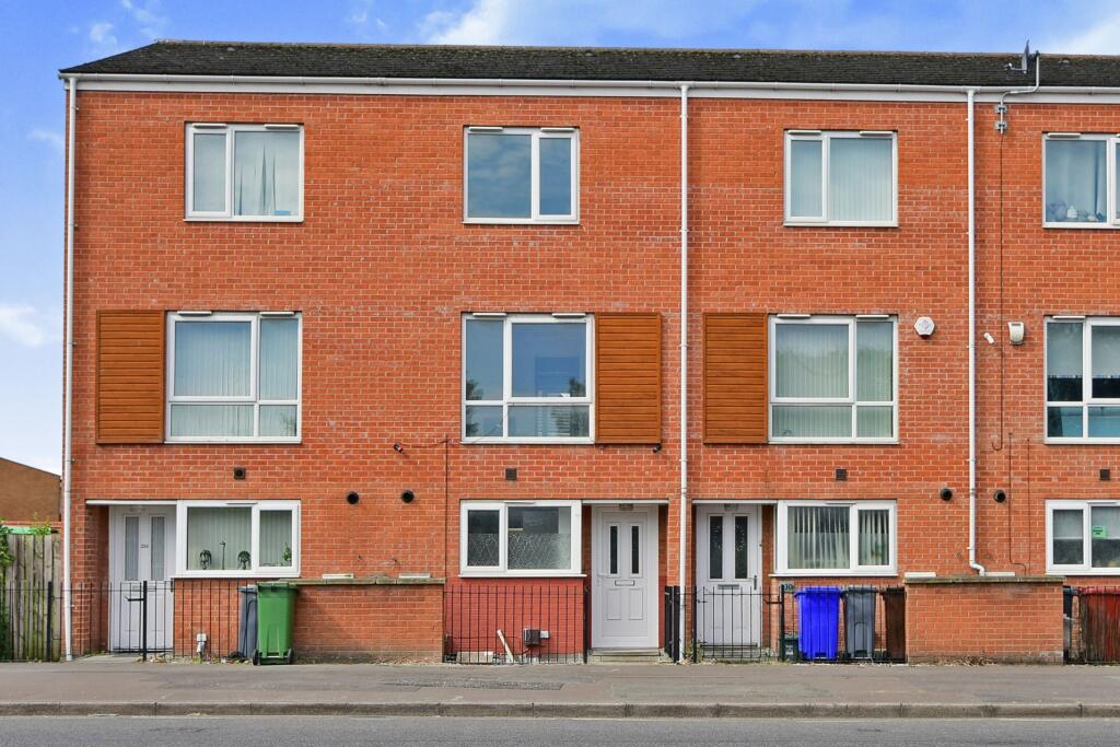 4 bed Detached for rent in Manchester. From Leaders Lettings - Manchester