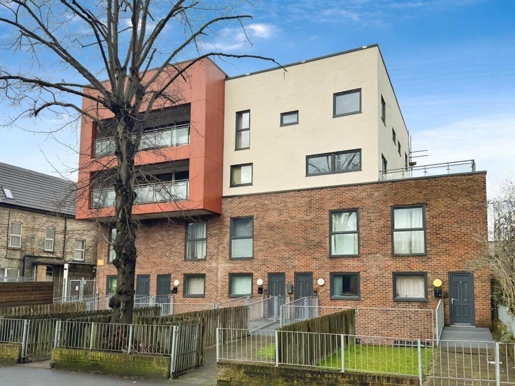 2 bed 1st Floor Flat for rent in Manchester. From Leaders Lettings - Manchester