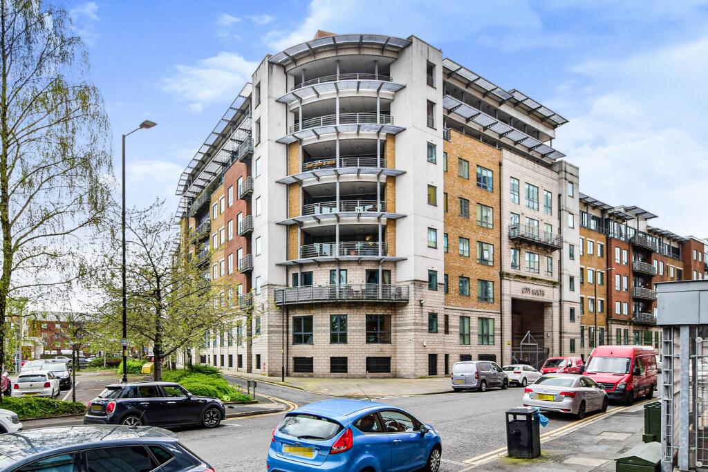 2 bed 1st Floor Flat for rent in Manchester. From Leaders Lettings - Manchester