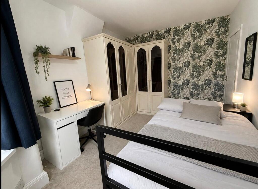4 bed House Share for rent in Stockport. From Leaders Lettings - Manchester