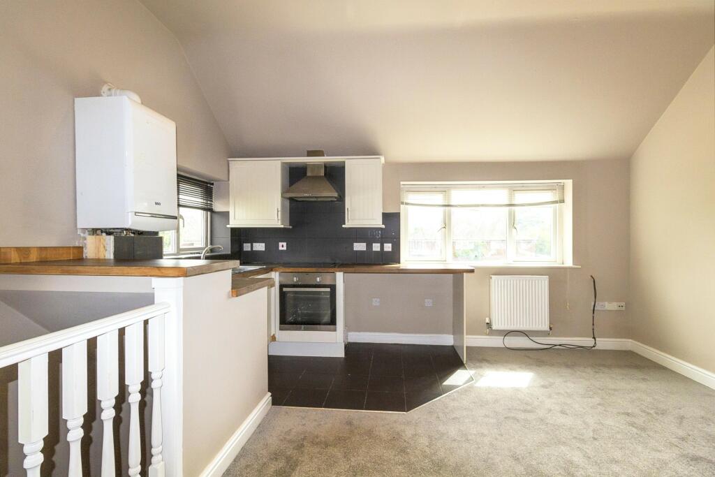 2 bed Maisonette for rent in Bletchley. From Leaders - Milton Keynes
