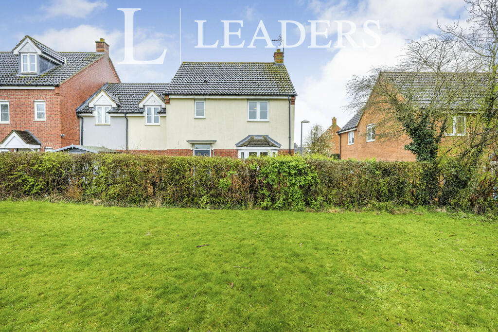 4 bed Semi-Detached House for rent in Deanshanger. From Leaders - Milton Keynes