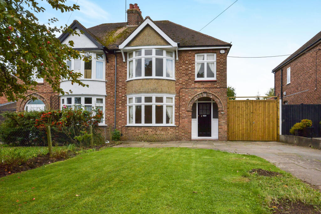 3 bed Semi-Detached House for rent in Bletchley. From Leaders Lettings - Milton Keynes