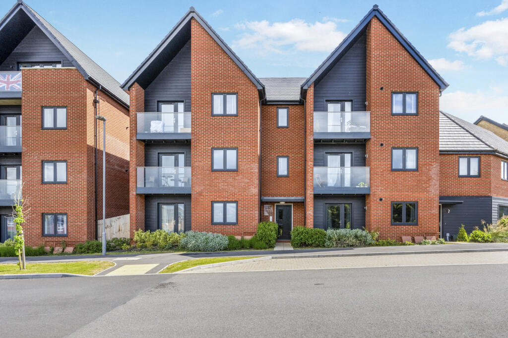 2 bed 1st Floor Flat for rent in . From Leaders - Milton Keynes