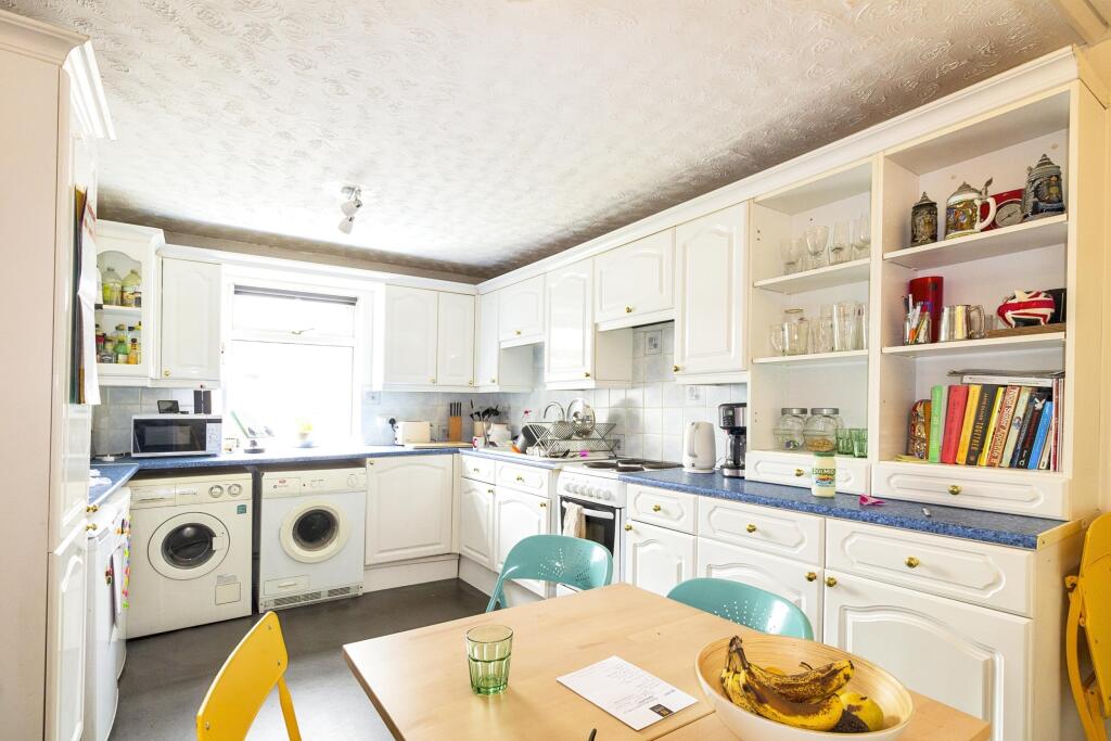 1 bed 1st Floor Flat for rent in Newport Pagnell. From Leaders - Milton Keynes