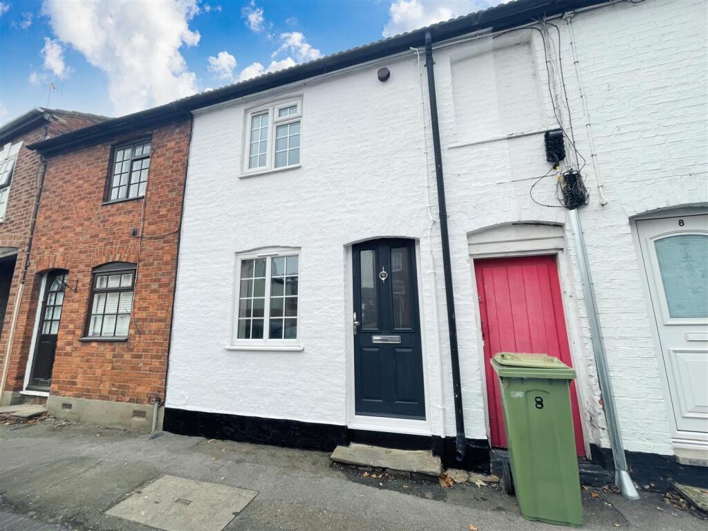 2 bed Detached for rent in Newport Pagnell. From Leaders - Milton Keynes