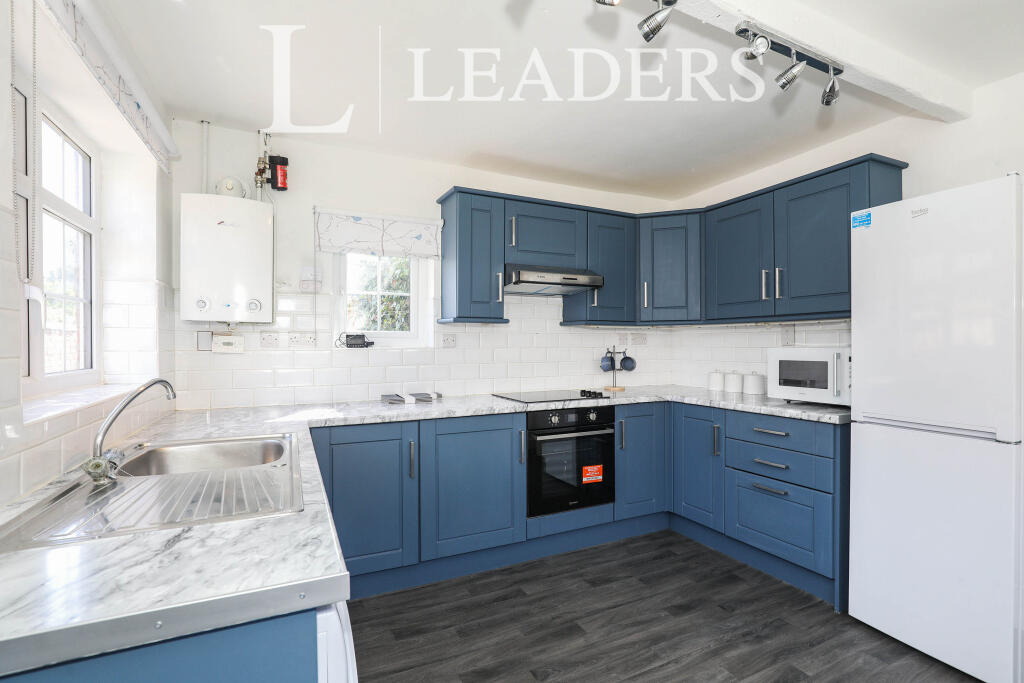 3 bed Mid Terraced House for rent in Northwich. From Leaders - Northwich